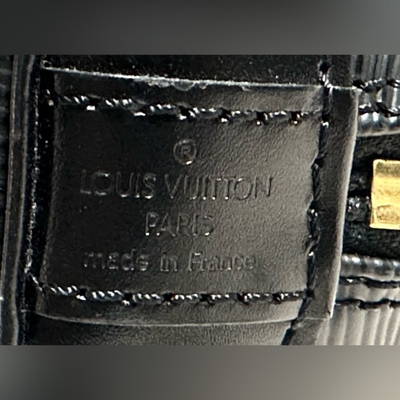 Louis Vuitton Alma PM Epi Leather Textured - Picture 12 of 14